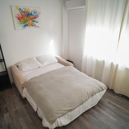 Penthouse With Huge Rooftop Terrace & City View Bukares Bagian luar foto