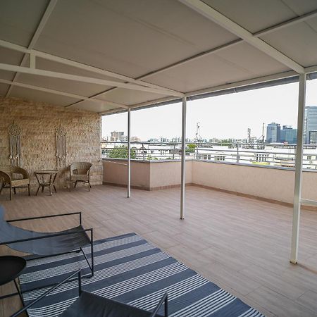 Penthouse With Huge Rooftop Terrace & City View Bukares Bagian luar foto