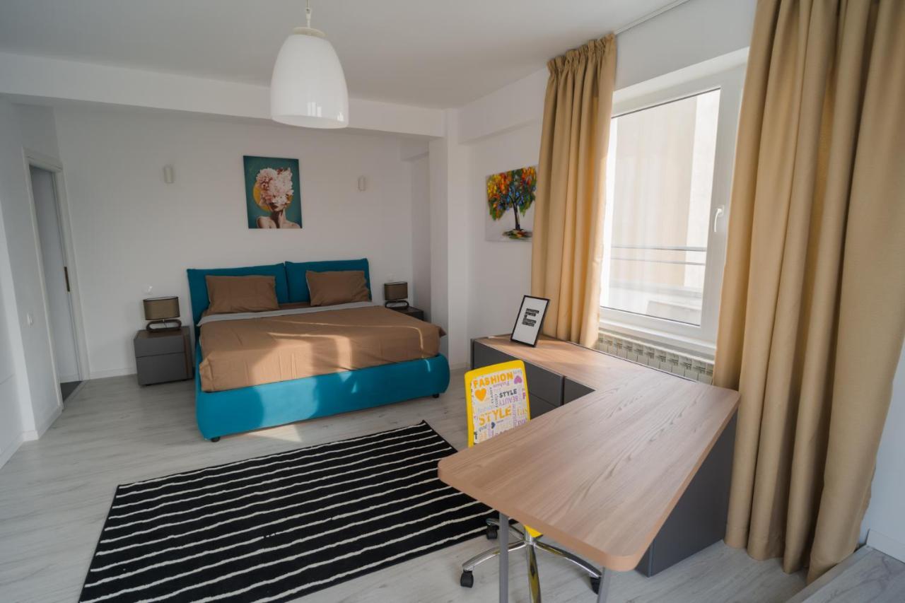 Penthouse With Huge Rooftop Terrace & City View Bukares Bagian luar foto