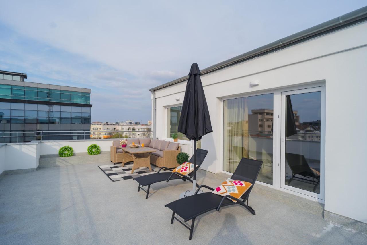 Penthouse With Huge Rooftop Terrace & City View Bukares Bagian luar foto