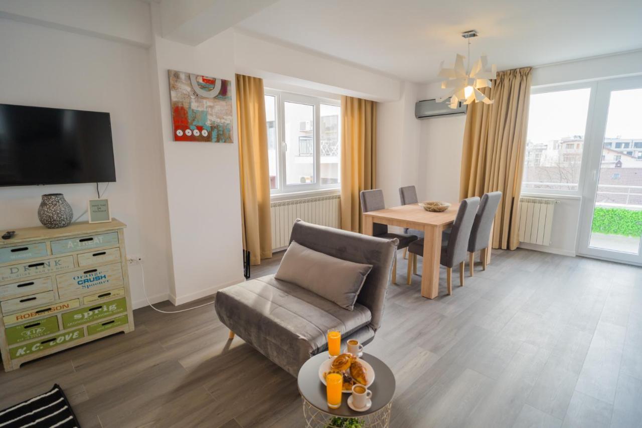 Penthouse With Huge Rooftop Terrace & City View Bukares Bagian luar foto