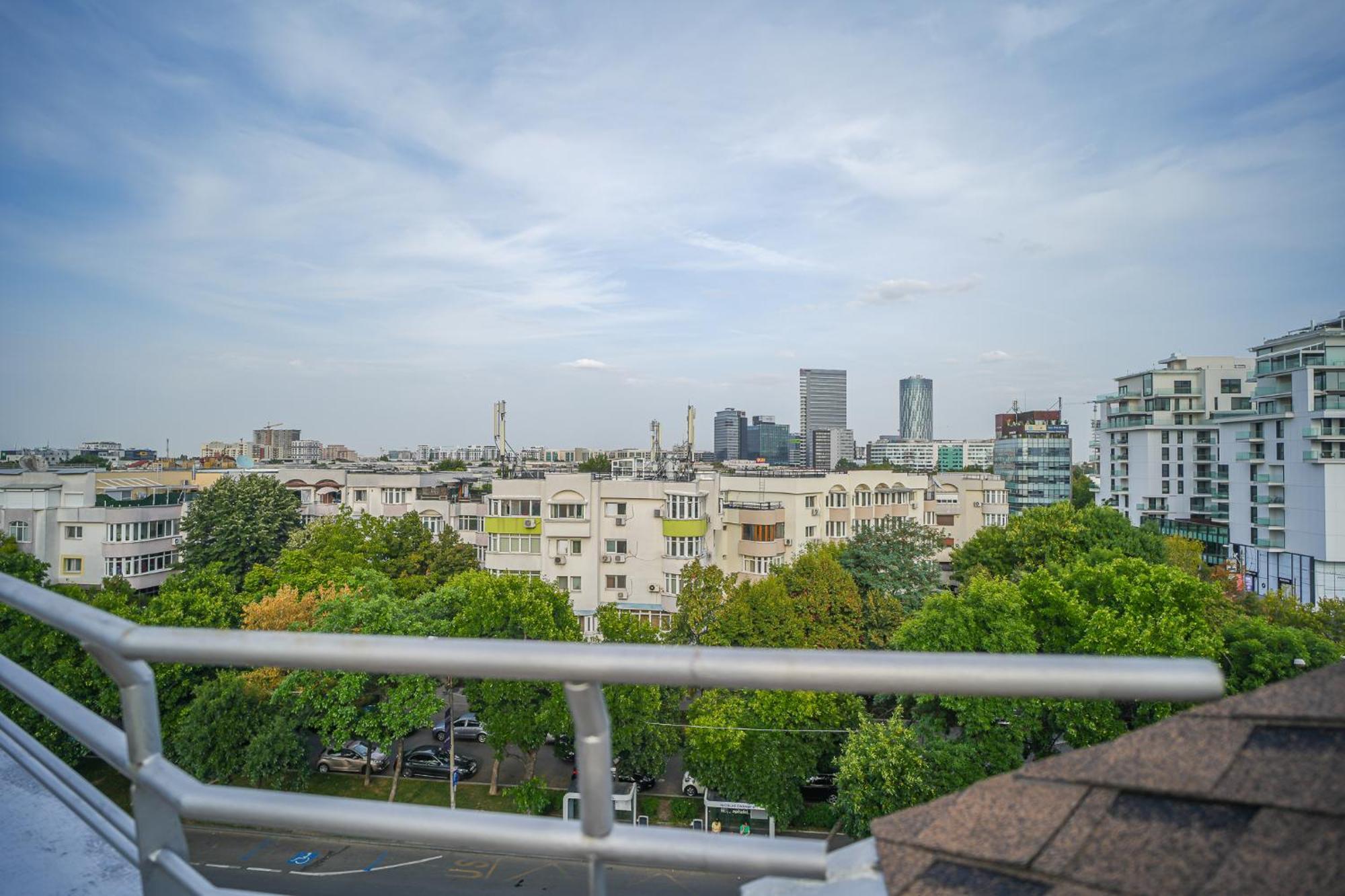 Penthouse With Huge Rooftop Terrace & City View Bukares Bagian luar foto