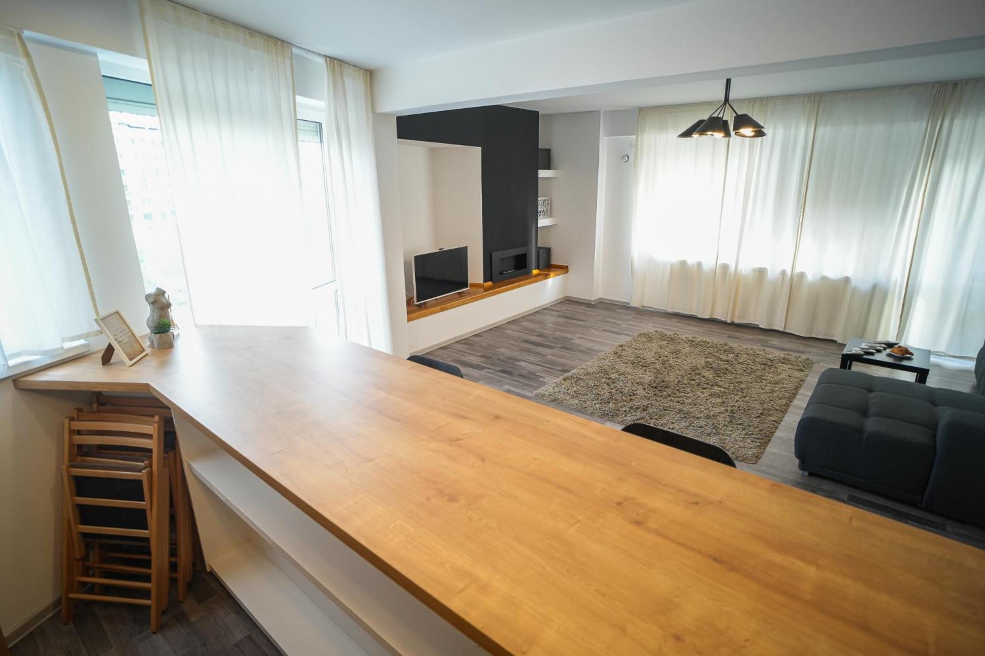 Penthouse With Huge Rooftop Terrace & City View Bukares Bagian luar foto